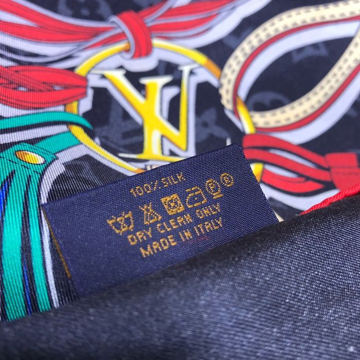 Louis Vuitton Scarf LVS00128